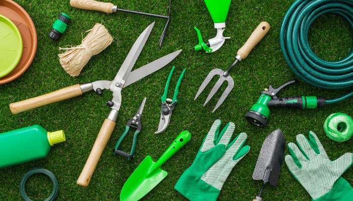 20 most common gardening tools